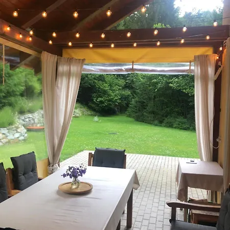 Janet Деревянный коттедж