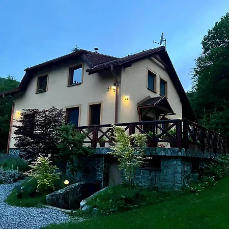 Деревянный коттедж Janet *