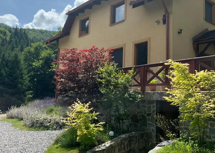 Janet بيت خشبي *